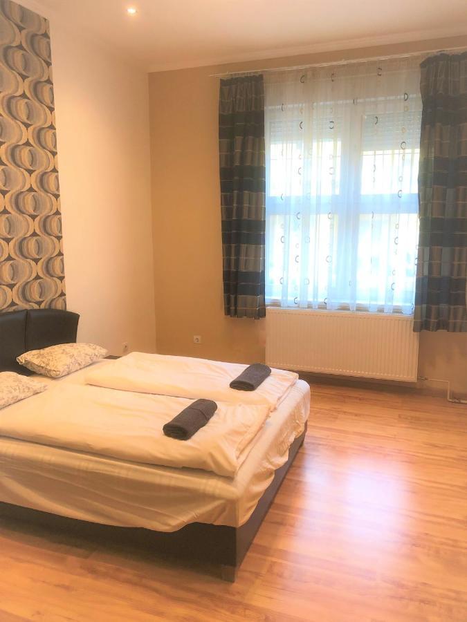 Corvin Square Apartment Budapeste Exterior foto